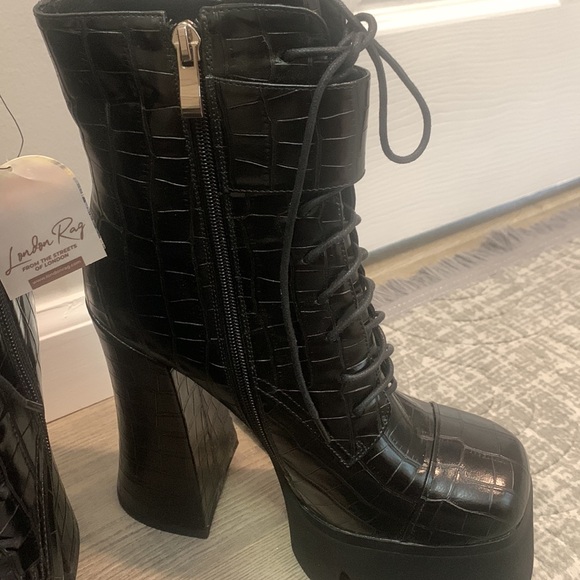 Stompers. - Picture 5 of 6